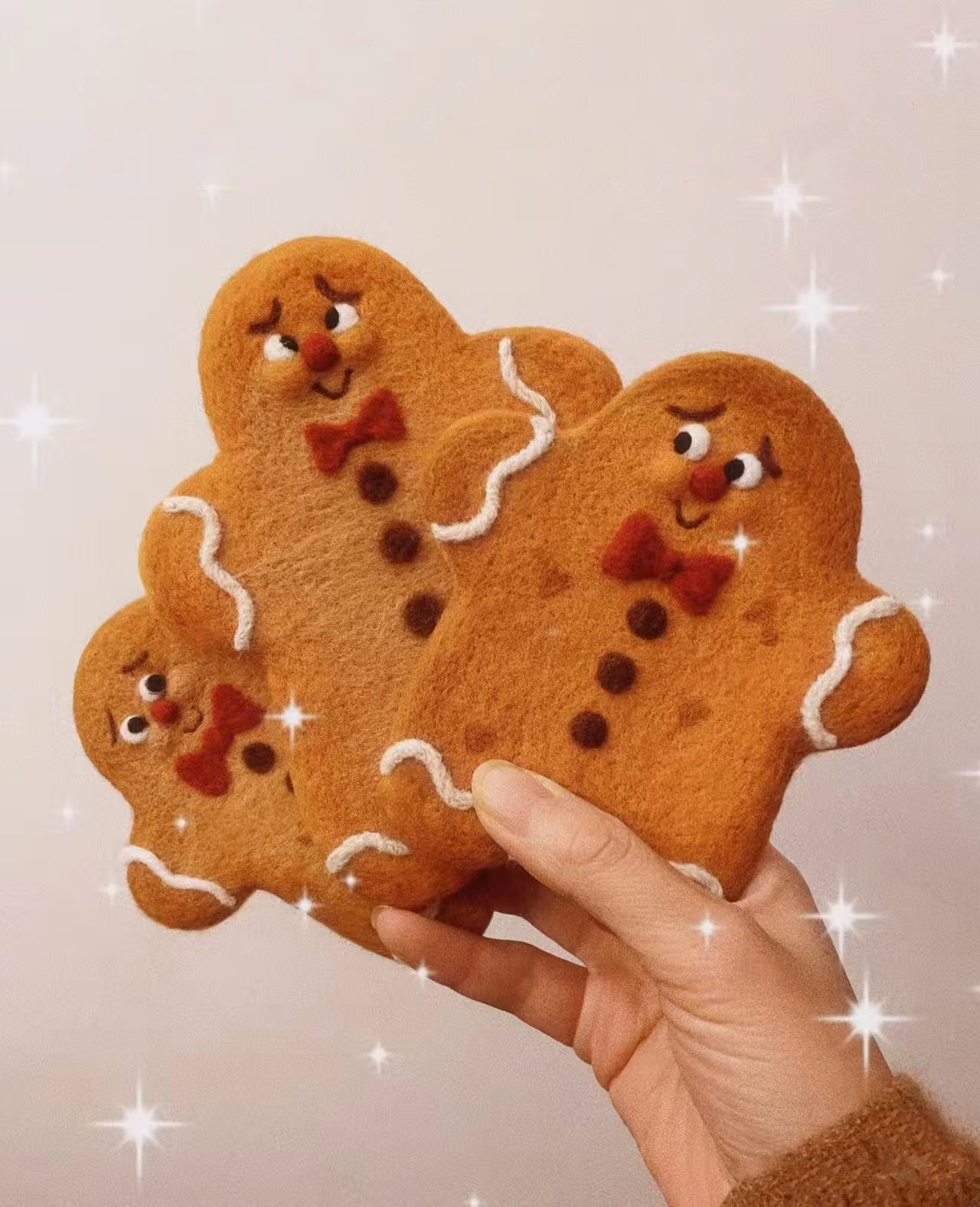 Handmade Felt Gingerbread Man Coaster – Wool Christmas Cup Mat, Cute Holiday Décor, Unique Gift for Coffee & Tea Lovers